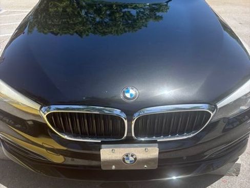 Used 2018 BMW 530i w/ Premium Package RWD image 10