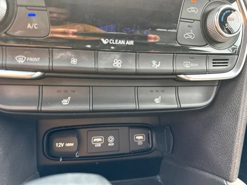 Used 2019 Hyundai Santa Fe Limited AWD/4WD image 34