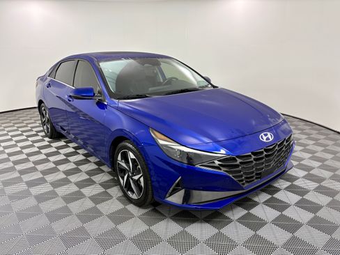 Used 2023 Hyundai Elantra Limited image 7
