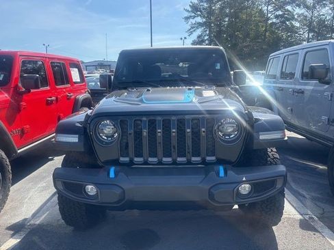 Used 2023 Jeep Wrangler Unlimited Rubicon 4xe w/ Cold Weather Group AWD/4WD image 11