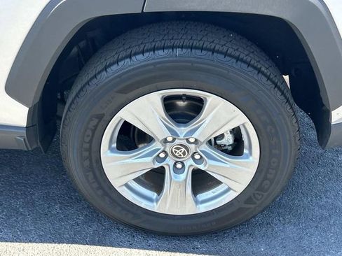 Used 2025 Toyota RAV4 XLE AWD/4WD image 13