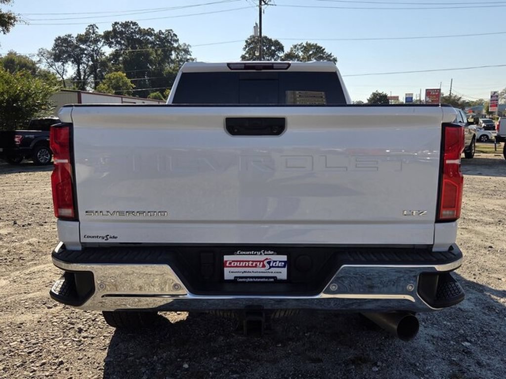 Used 2024 Chevrolet Silverado 2500 LTZ w/ LTZ Plus Package AWD/4WD image 8