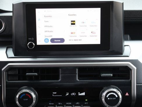 Certified 2025 Toyota 4Runner SR5 AWD/4WD image 19