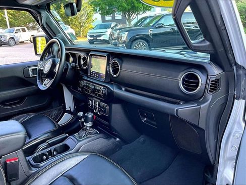Used 2023 Jeep Wrangler Unlimited Sahara w/ Cold Weather Group AWD/4WD image 14