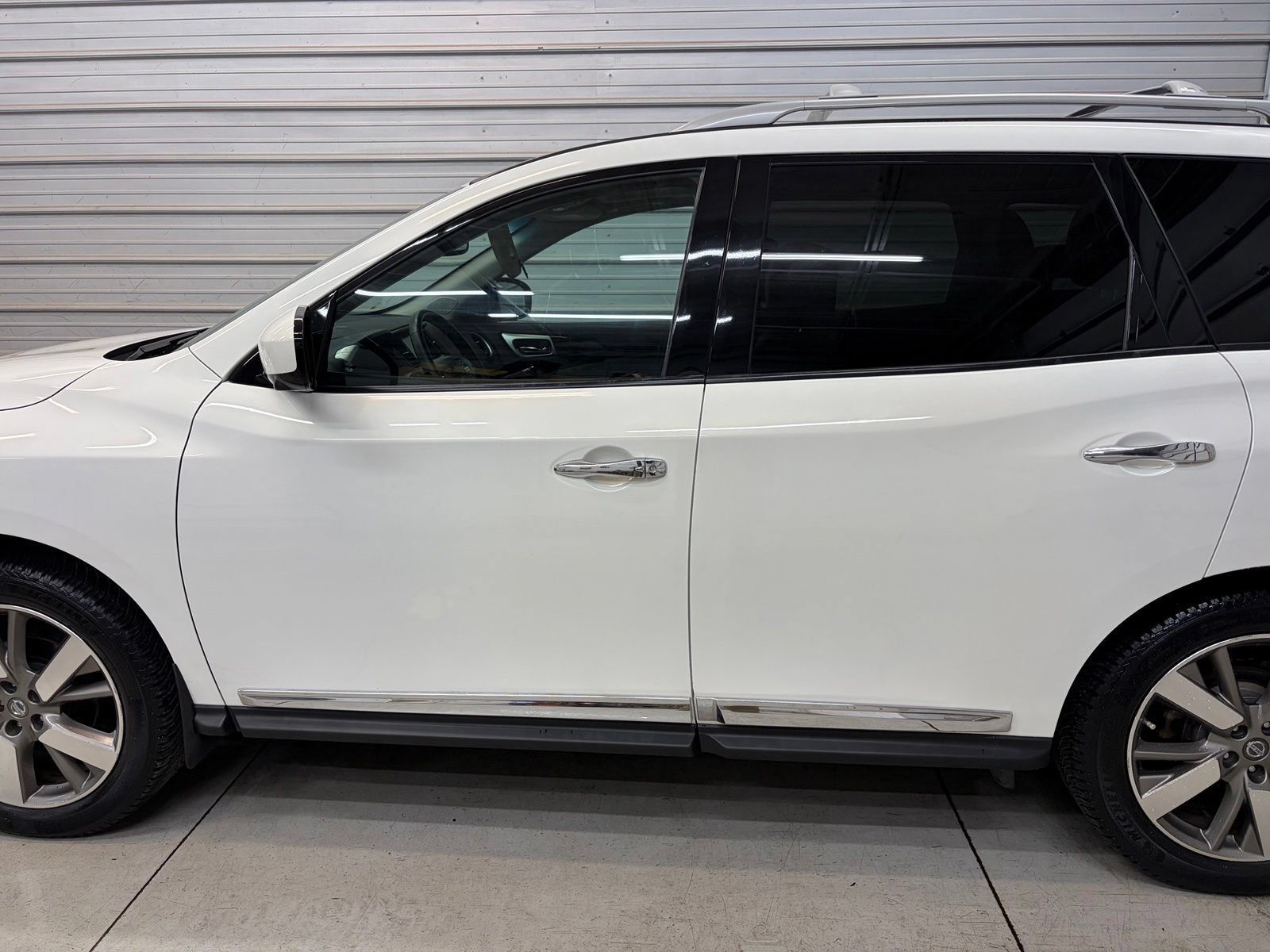 Used 2014 Nissan Pathfinder Platinum w/ Platinum Premium Package AWD/4WD image 7