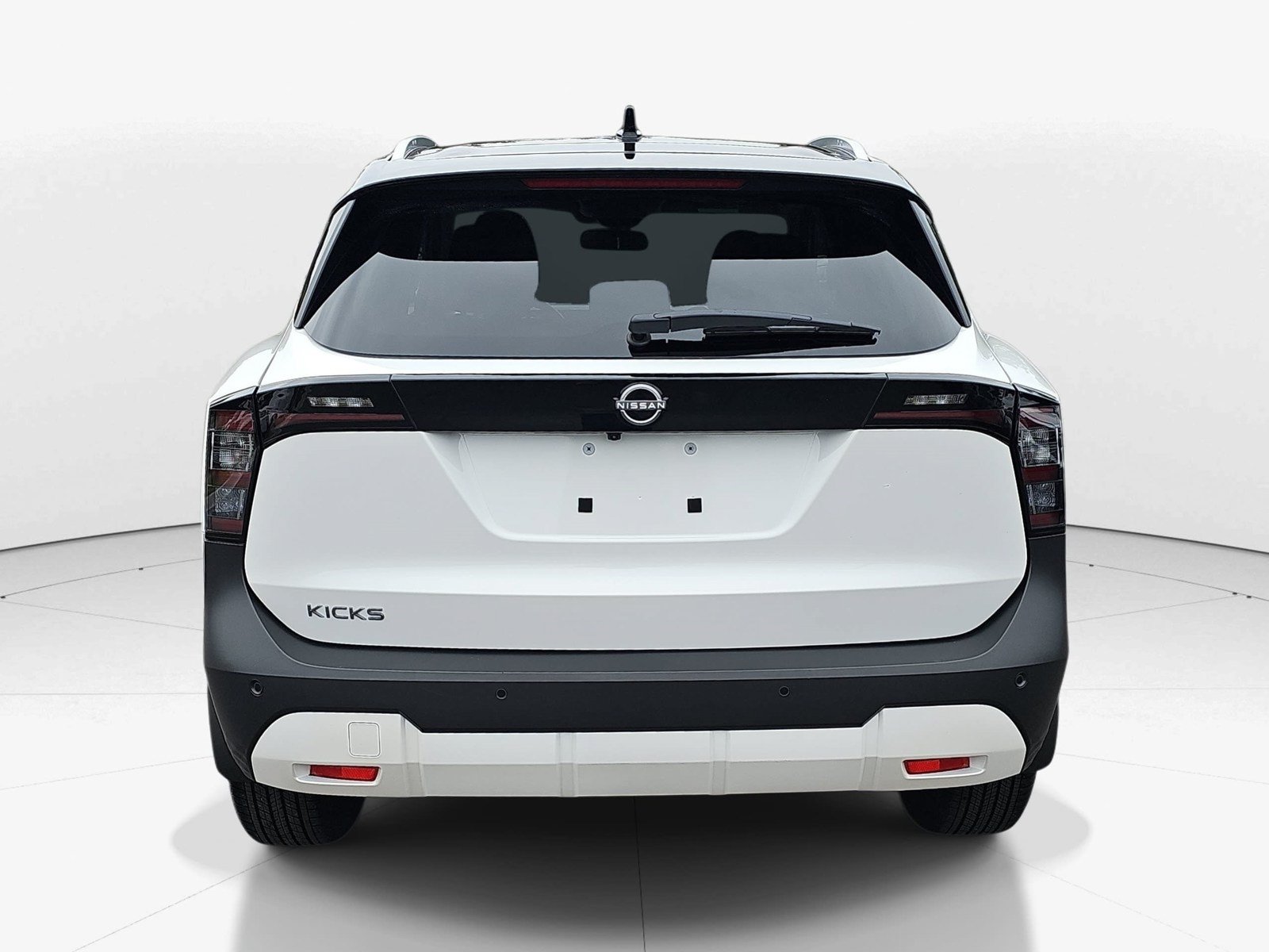 Used 2026 Nissan Kicks SV w/ SV Premium Package FWD image 5