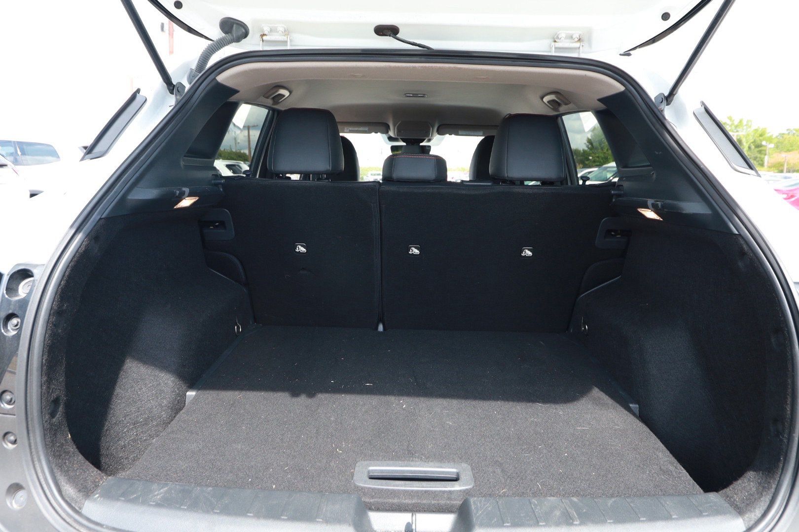Used 2025 Nissan Kicks SR w/ Interior Electronics Package FWD image 24