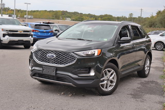 Used 2024 Ford Edge SEL w/ Convenience Package AWD/4WD image 2