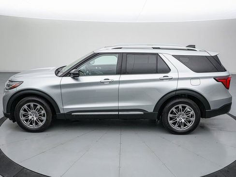 Certified 2025 Ford Explorer Platinum image 7