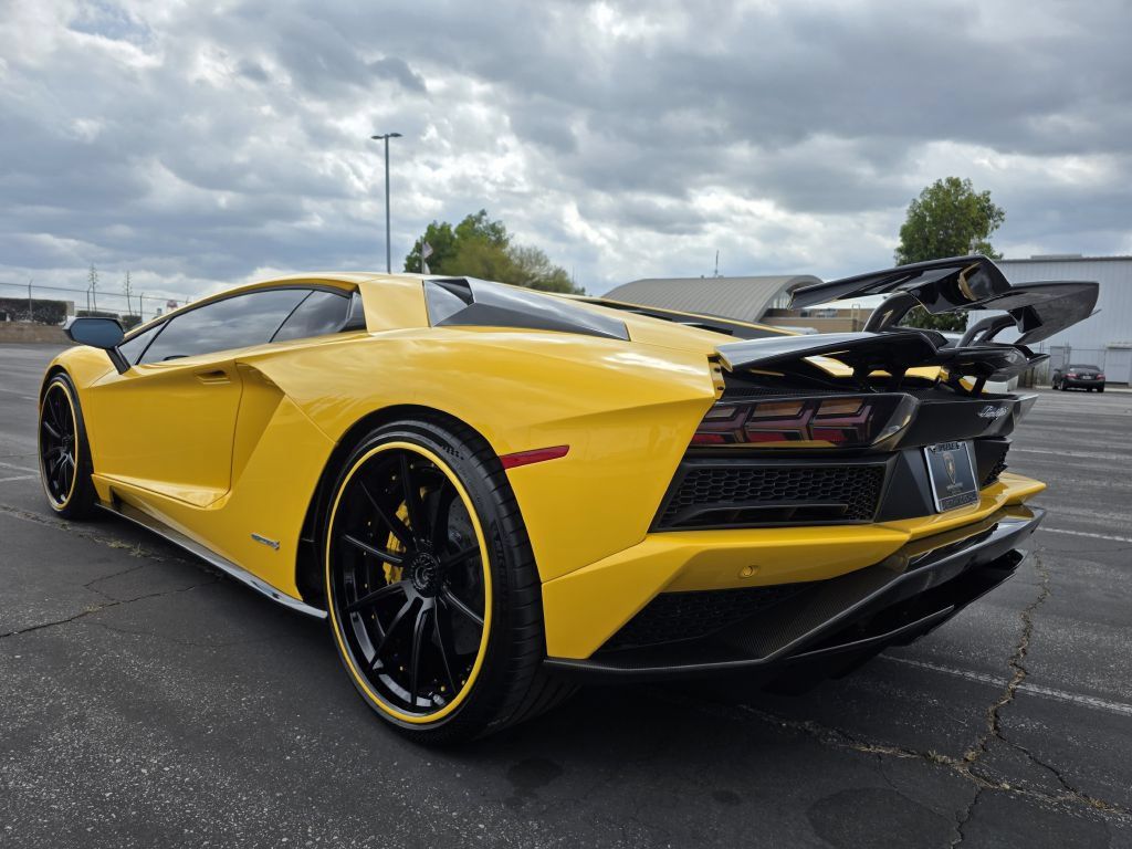 Used 2018 Lamborghini Aventador S AWD/4WD image 11
