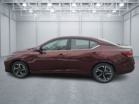 Used 2024 Nissan Sentra SV image 2