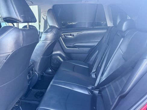 Certified 2020 Toyota RAV4 XLE Premium image 21