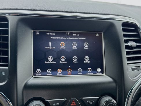 Used 2020 Jeep Grand Cherokee Laredo image 9