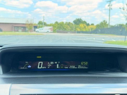 Used 2012 Toyota Prius V Three FWD image 14