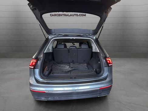 Used 2018 Volkswagen Tiguan SE image 28