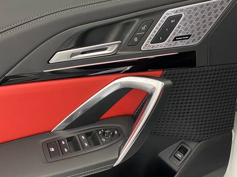 Used 2025 BMW X1 xDrive28i w/ Premium Package image 23