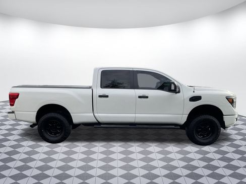 Used 2019 Nissan Titan SL w/ Midnight Edition image 2