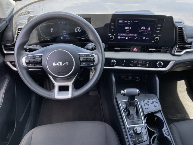 Used 2023 Kia Sportage LX AWD/4WD image 11