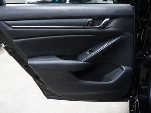 Used 2021 Honda Accord LX image 17
