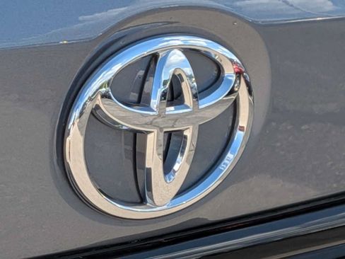 Used 2022 Toyota Corolla LE FWD image 12