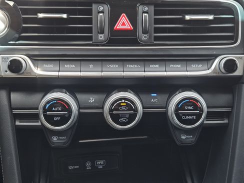 Used 2020 Genesis G70 2.0T RWD image 11