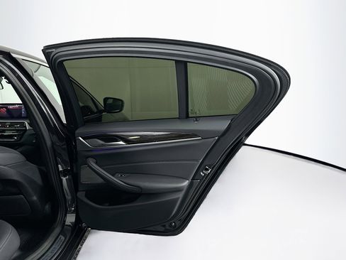 Used 2023 BMW 530i w/ Premium Package image 31