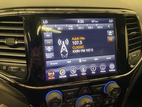 Used 2019 Jeep Grand Cherokee Altitude image 12