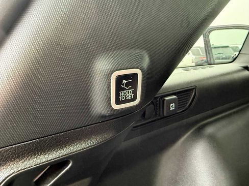 Used 2024 Jeep Grand Cherokee Limited image 33