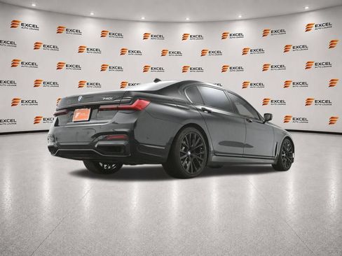 Used 2022 BMW 740i w/ M Sport Package RWD image 58