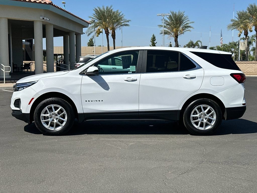 Used 2024 Chevrolet Equinox LT AWD/4WD image 2