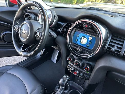 Used 2019 MINI Cooper 2-Door Hardtop image 15