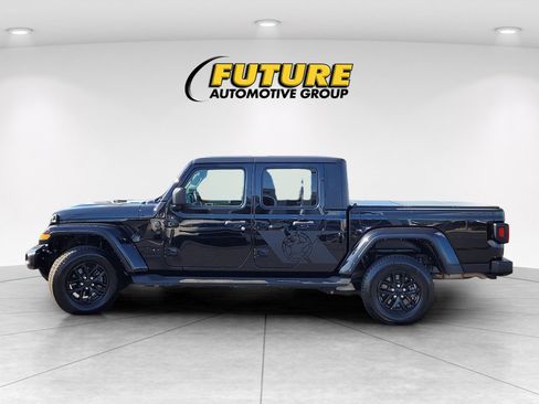 Used 2022 Jeep Gladiator Sport image 8