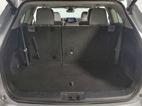 Used 2022 Toyota Highlander XLE image 27