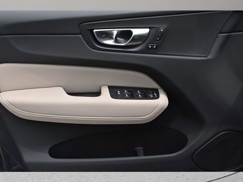 Certified 2026 Volvo XC60 B5 Core w/ Protection Package Premier image 27