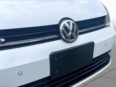 Used 2018 Volkswagen Golf R 4-Door AWD/4WD image 30