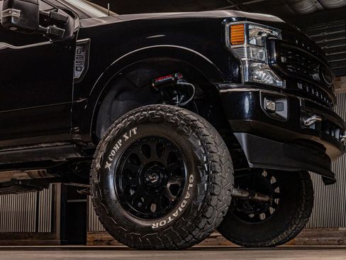 Used 2022 Ford F250 Lariat w/ Lariat Ultimate Package AWD/4WD image 11
