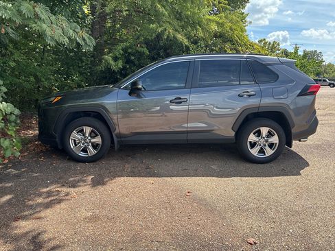 Used 2025 Toyota RAV4 XLE w/ Convenience Package FWD image 2