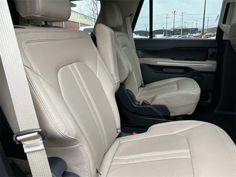 Used 2023 Ford Expedition Limited image 24