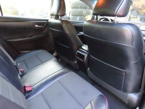 Used 2016 Toyota Camry SE FWD image 34