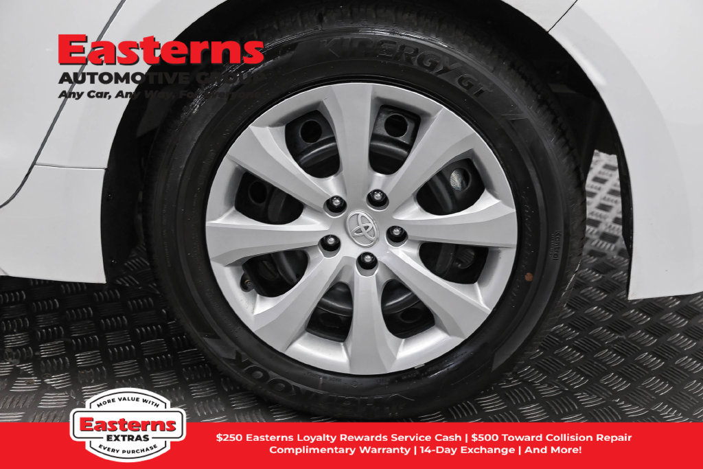 Used 2026 Toyota Corolla LE FWD image 31