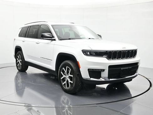 Used 2024 Jeep Grand Cherokee L Limited w/ Luxury Tech Group II AWD/4WD image 3