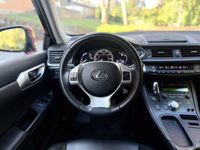 Used 2012 Lexus CT 200h Premium FWD image 18