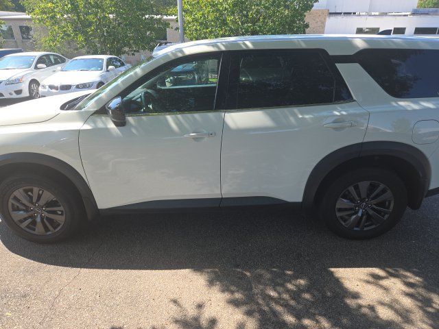 Certified 2024 Nissan Pathfinder S AWD/4WD image 2
