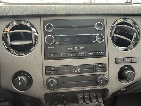 Used 2011 Ford F250 XLT w/ XLT Premium Pkg image 24