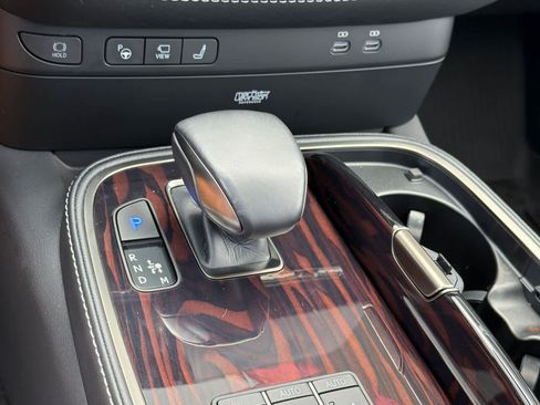 Used 2024 Lexus LS 500 w/ Interior Upgrade Package RWD image 22