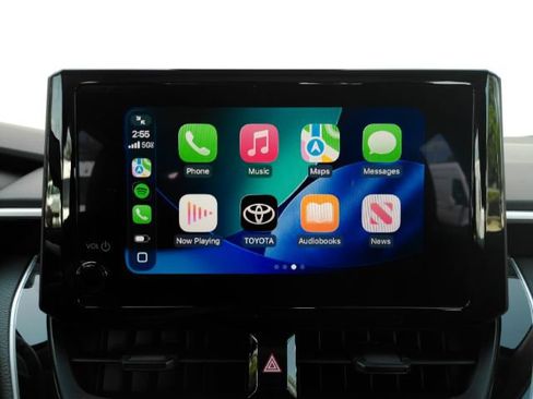 Used 2025 Toyota Corolla LE FWD image 9