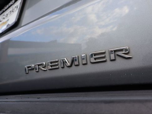 Used 2023 Chevrolet Suburban Premier image 38