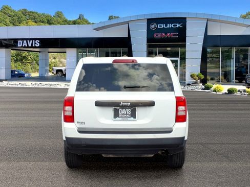 Used 2016 Jeep Patriot Sport FWD image 5