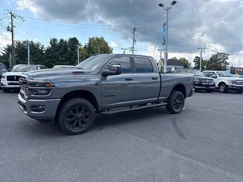 Used 2025 RAM 2500 Big Horn AWD/4WD image 3