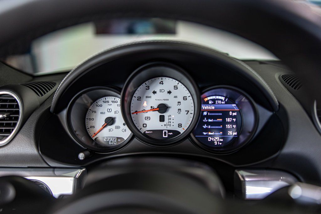 Used 2024 Porsche 718 Cayman RWD image 23